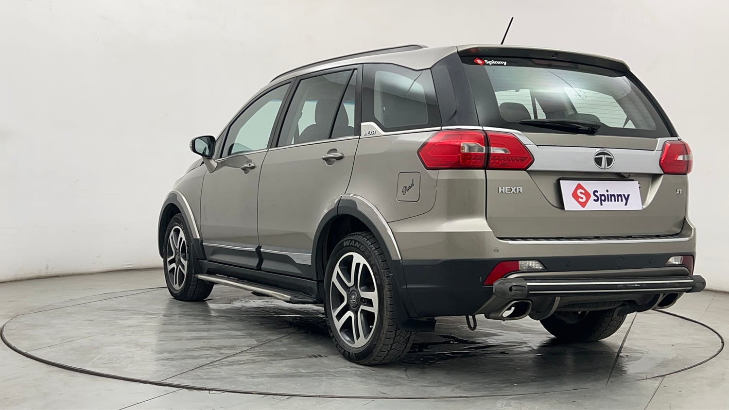 Used 2018 Tata Hexa XT 4x2 7 STR Diesel Manual exterior LEFT REAR CORNER VIEW