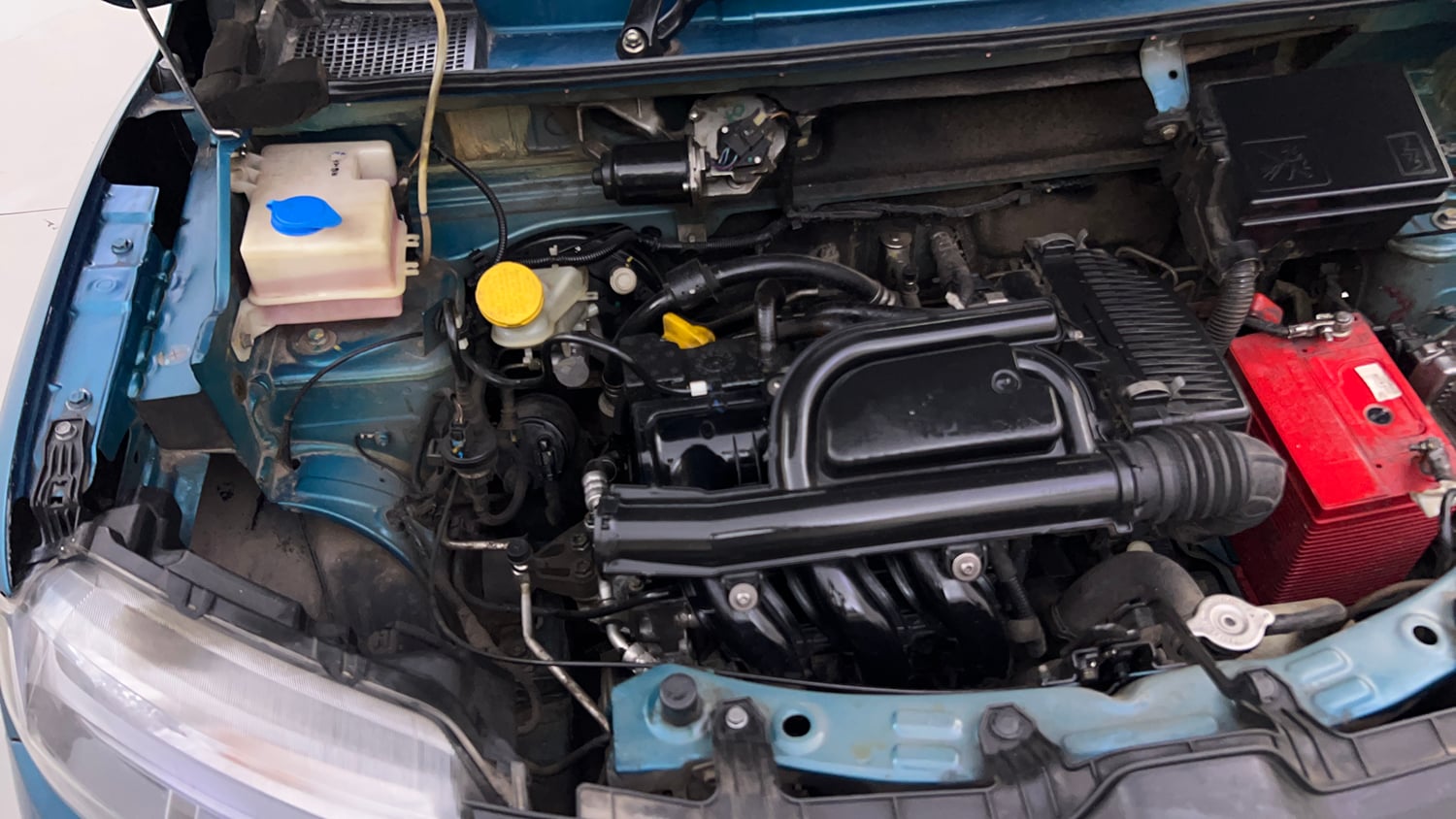 Used 2022 Renault Kwid RXT 1.0 AMT Petrol Automatic engine ENGINE RIGHT SIDE VIEW