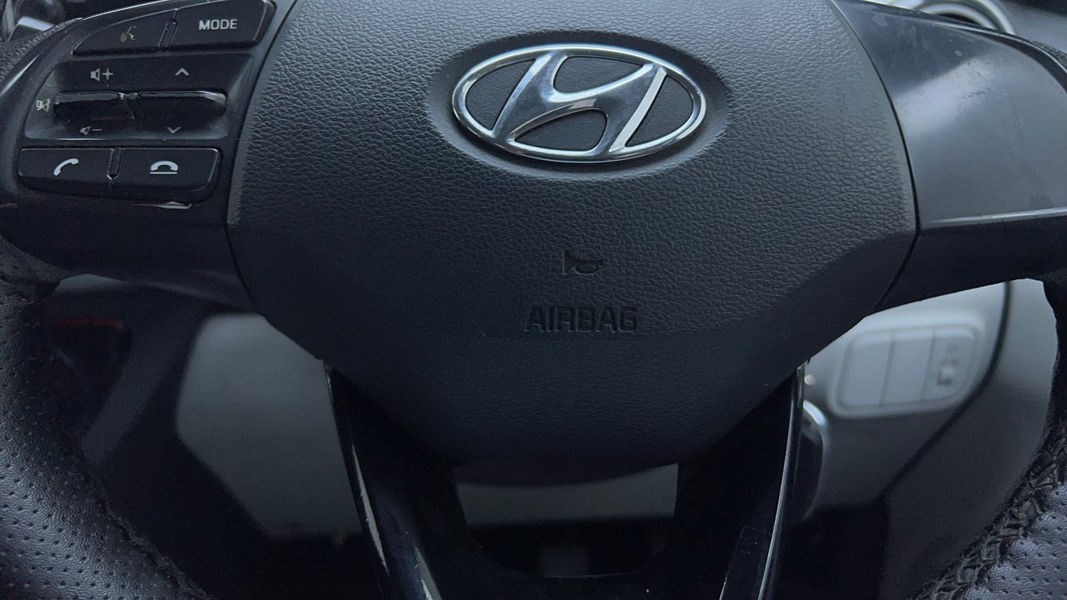 Used 2020 Hyundai Grand i10 Nios Sportz 1.2 Kappa VTVT Petrol Manual top_features Airbags