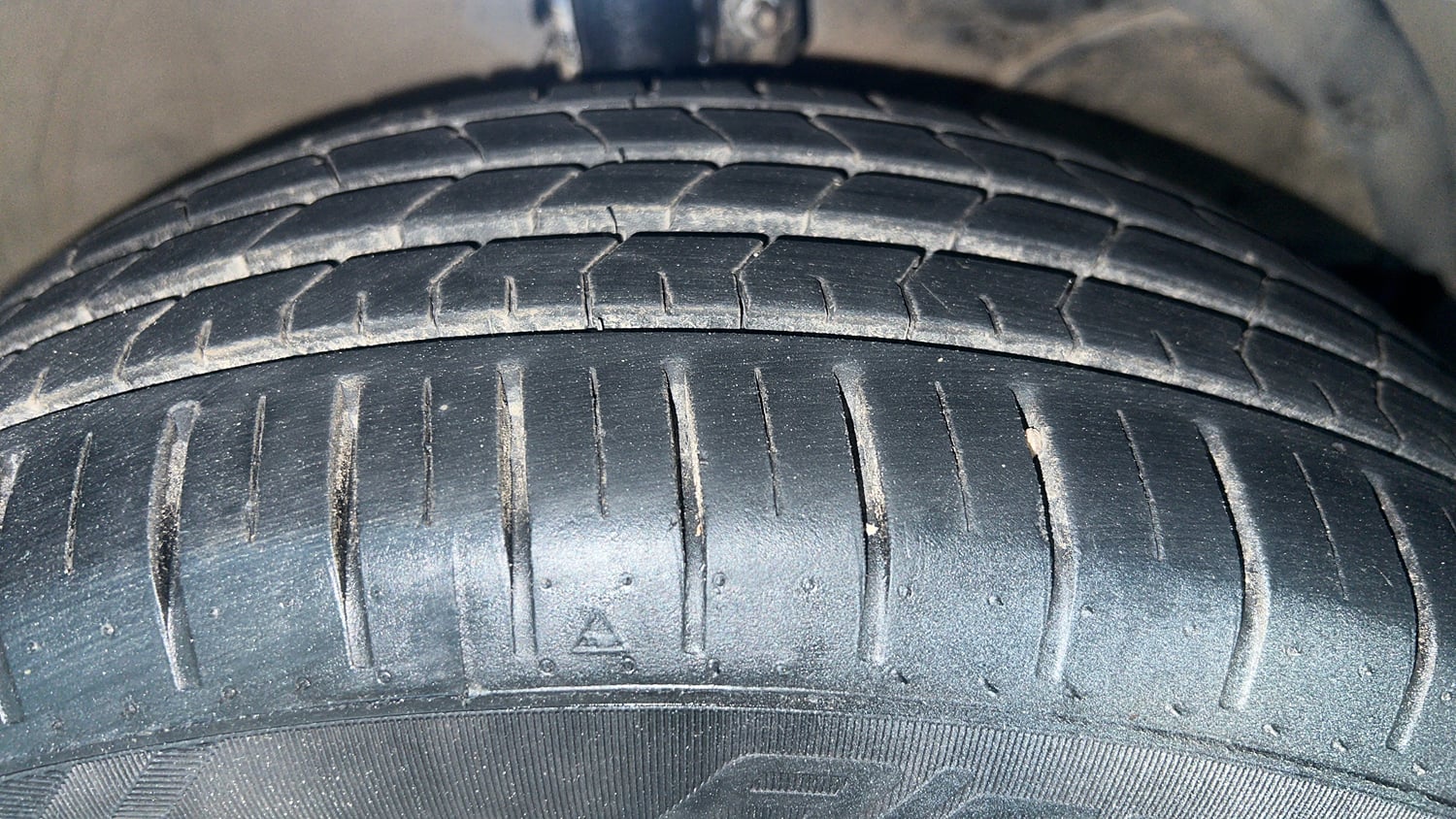 Used 2021 Maruti Suzuki Baleno Zeta Petrol Manual tyres RIGHT FRONT TYRE TREAD VIEW
