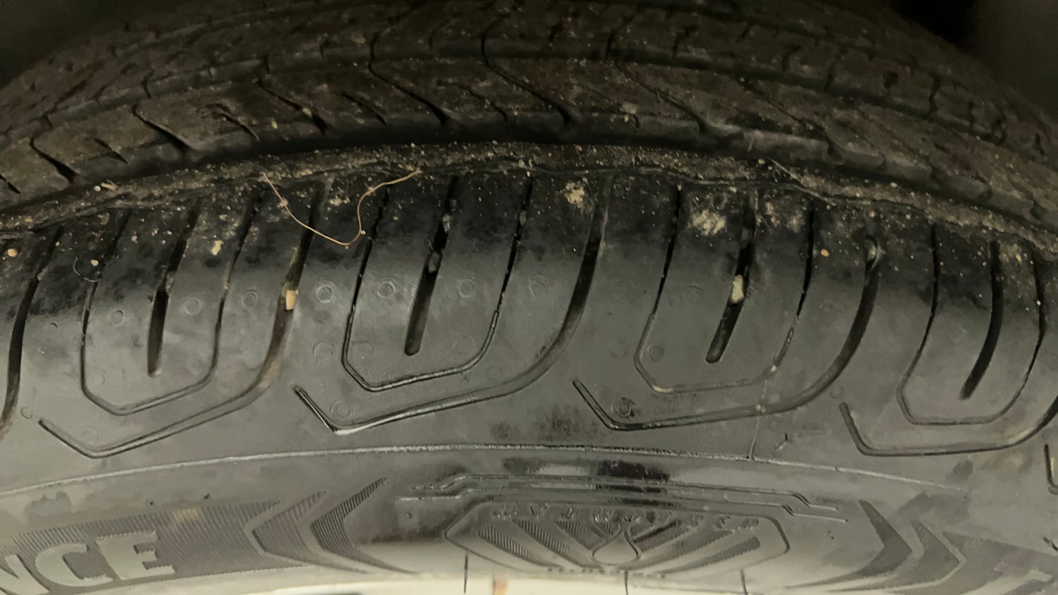 Used 2022 Volkswagen Taigun Highline 1.0 TSI AT Petrol Automatic tyres LEFT REAR TYRE TREAD VIEW
