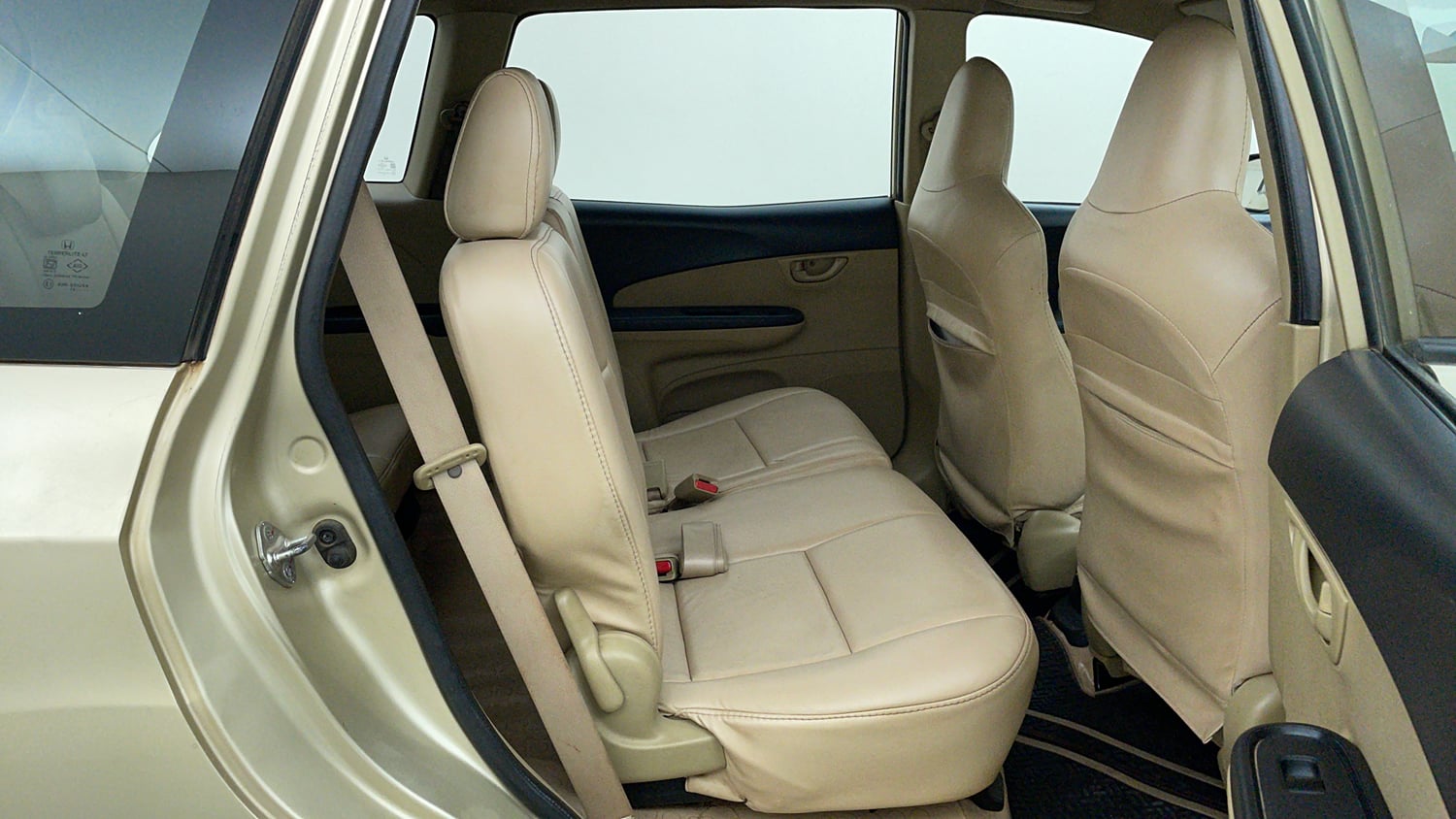 Used 2014 Honda Mobilio V Petrol Petrol Manual interior RIGHT SIDE REAR DOOR CABIN VIEW