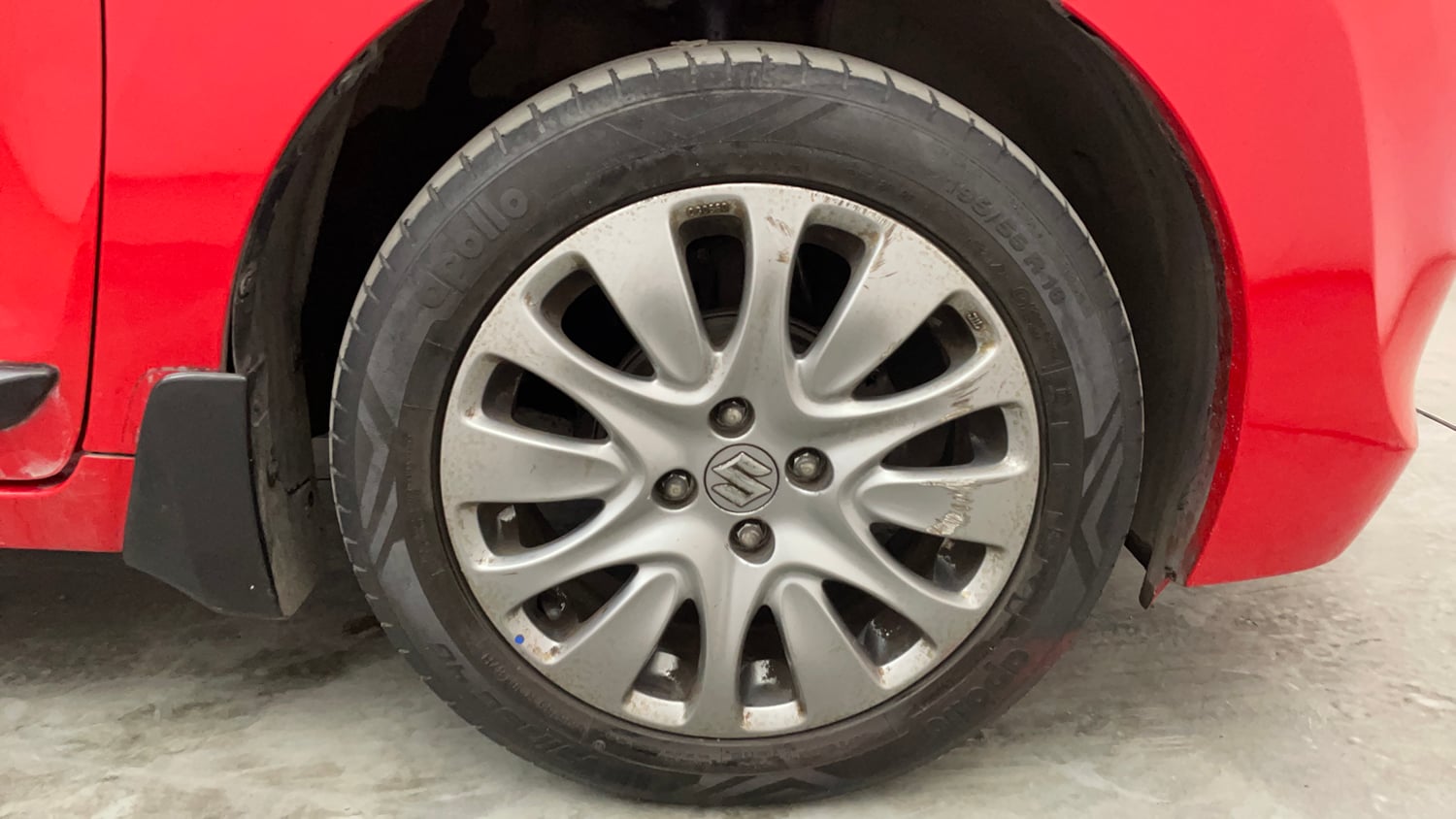 Used 2017 Maruti Suzuki Baleno Zeta 1.2 AT Petrol Automatic tyres RIGHT FRONT TYRE RIM VIEW