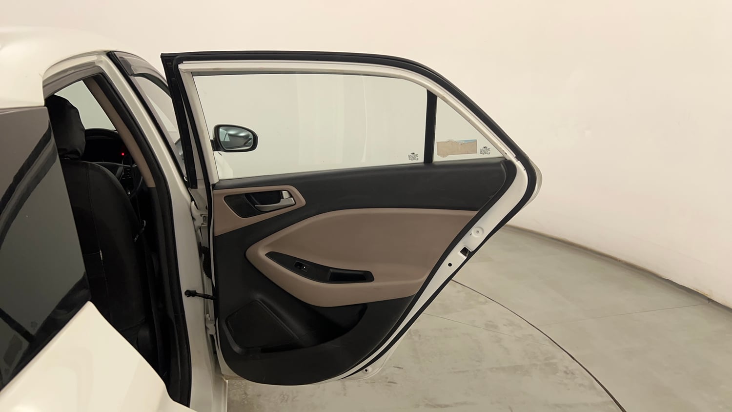Used 2016 Hyundai Elite i20 Sportz 1.2 Petrol Manual interior RIGHT REAR DOOR OPEN VIEW