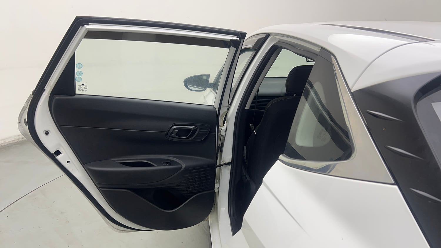 Used 2021 Hyundai i20 Sportz 1.2 MT Petrol Manual interior LEFT REAR DOOR OPEN VIEW