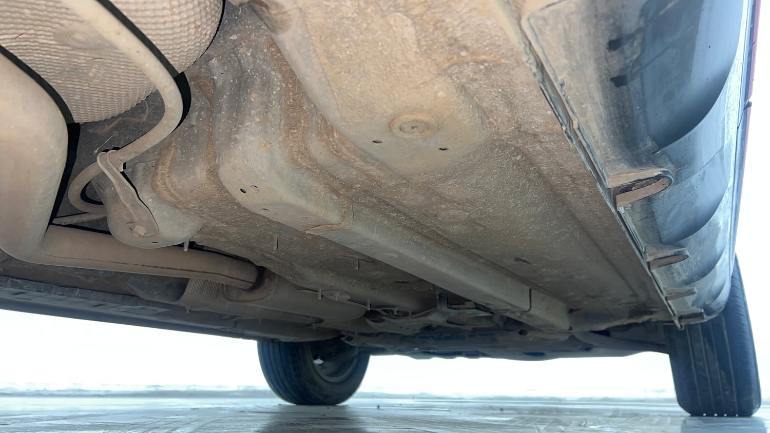 Used 2024 Hyundai Venue SX (O) 1.0 Turbo DCT Petrol Automatic extra REAR RIGHT UNDERBODY VIEW