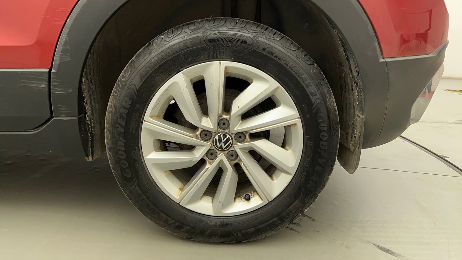 Used 2022 Volkswagen Taigun Highline 1.0 TSI AT Petrol Automatic tyres LEFT REAR TYRE RIM VIEW