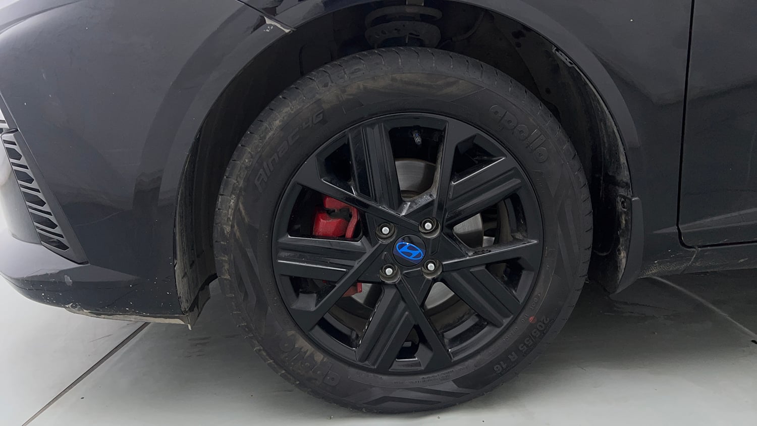 Used 2024 Hyundai Verna SX (O) 1.5 Turbo Petrol DCT Petrol Automatic tyres LEFT FRONT TYRE RIM VIEW