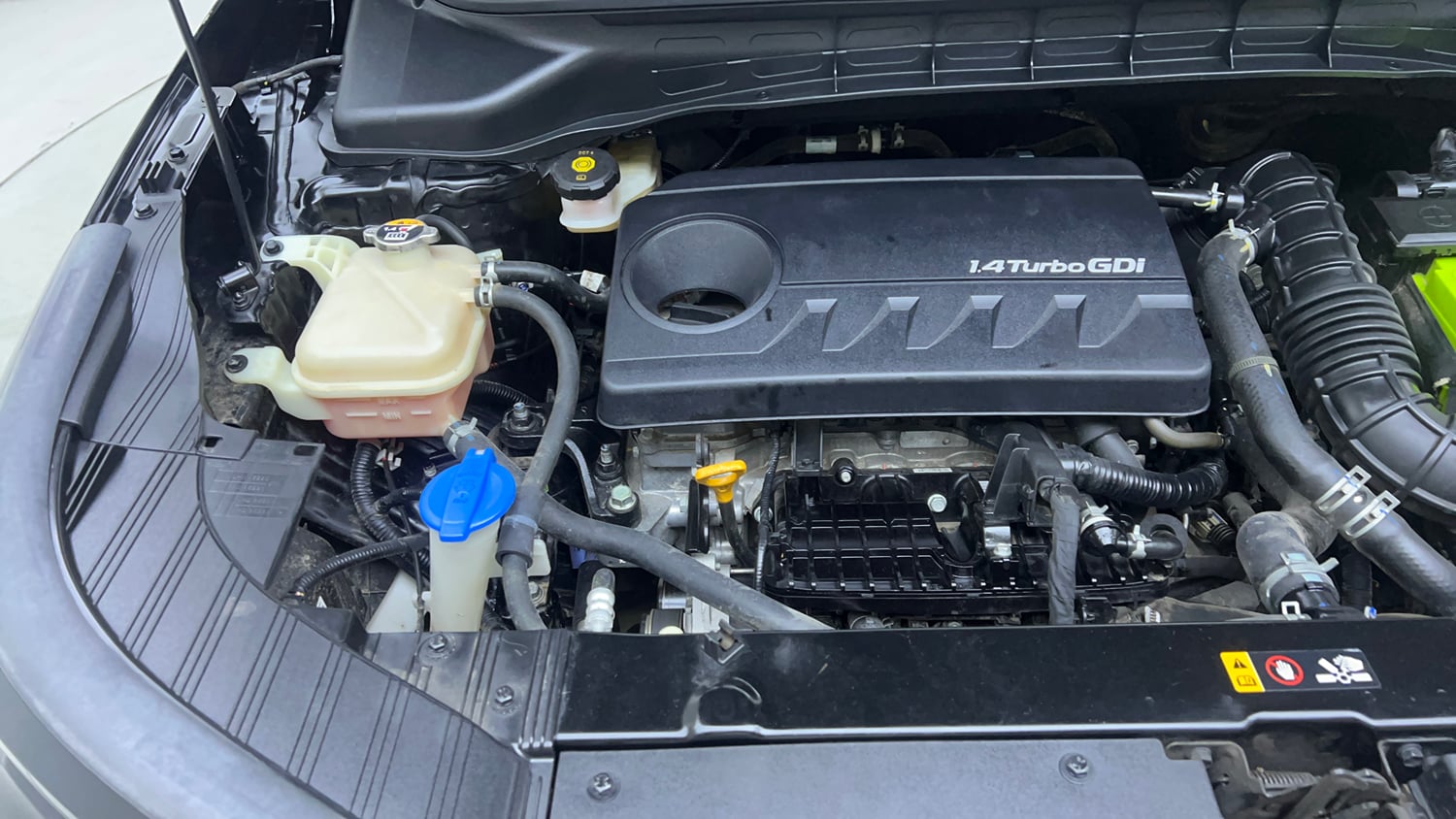 Used 2022 Kia Carens Prestige Plus 1.4 Petrol MT 7 STR Petrol Manual engine ENGINE RIGHT SIDE VIEW