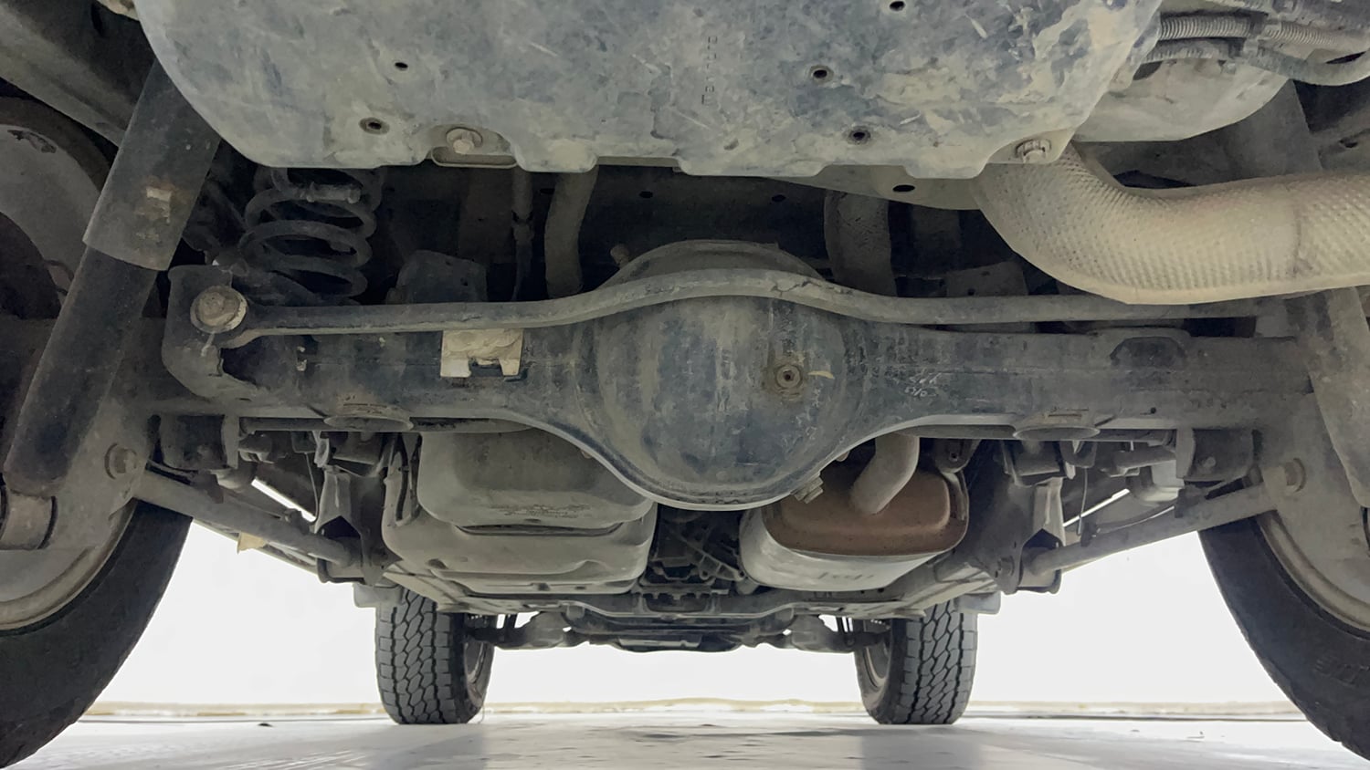 Used 2022 mahindra Thar LX Hard Top Diesel AT 4WD Diesel Automatic extra REAR UNDERBODY VIEW (TAKEN FROM REAR)