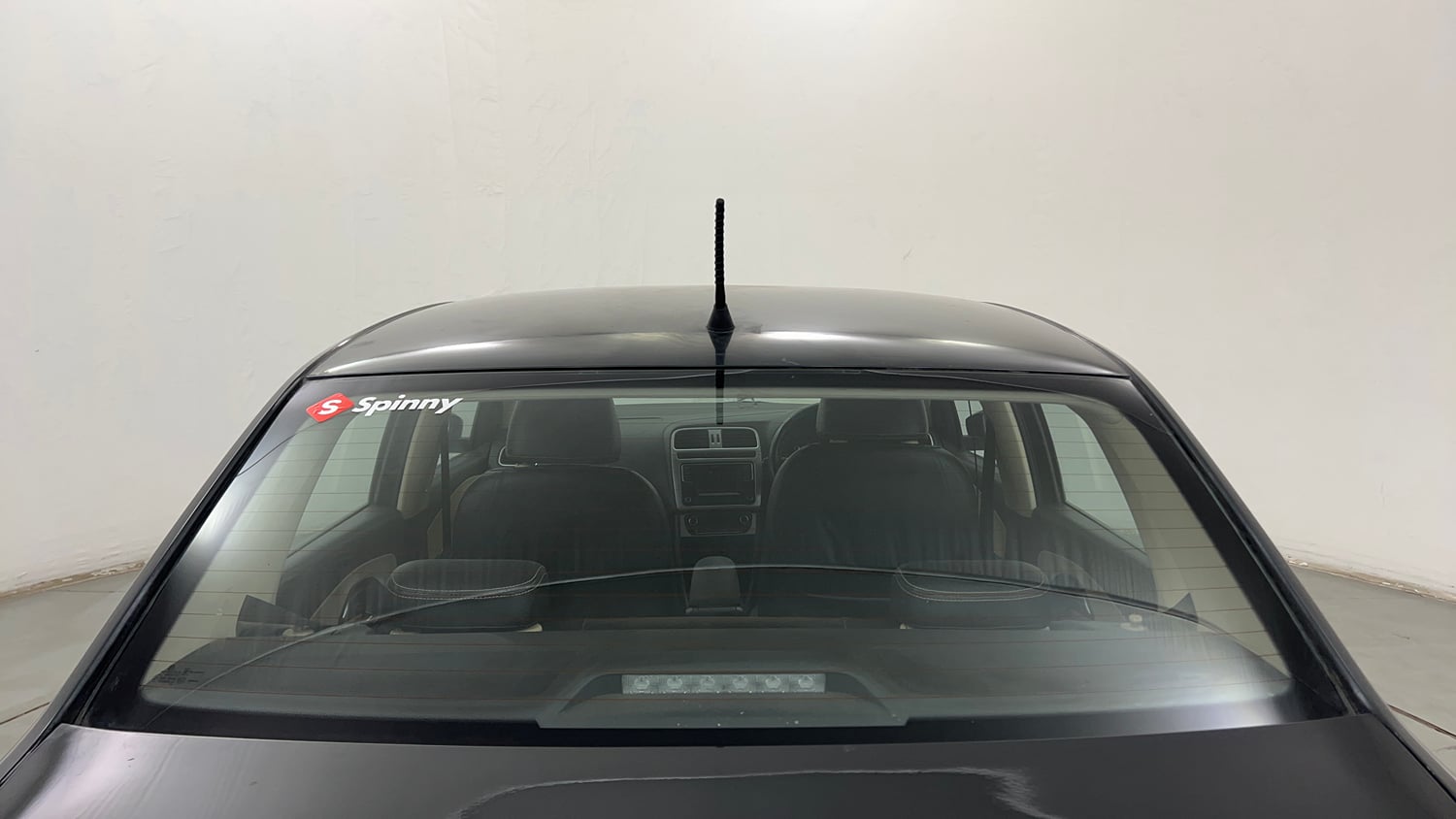 Used 2016 Volkswagen Ameo Highline1.2L (P) Petrol Manual exterior BACK WINDSHIELD VIEW