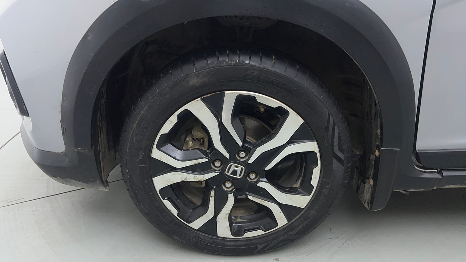 Used 2022 Honda WR-V VX MT Petrol Petrol Manual tyres LEFT FRONT TYRE RIM VIEW