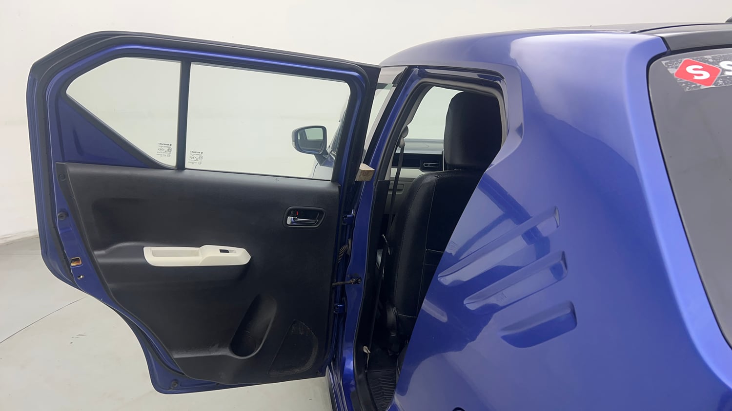 Used 2017 Maruti Suzuki Ignis Alpha 1.2 MT Petrol Manual interior LEFT REAR DOOR OPEN VIEW