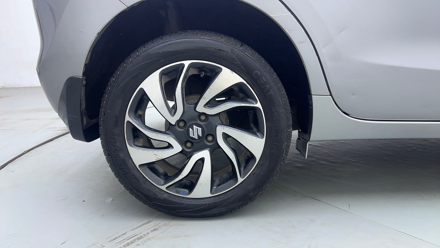 Used 2020 Maruti Suzuki Baleno Zeta Automatic Petrol Automatic tyres RIGHT REAR TYRE RIM VIEW