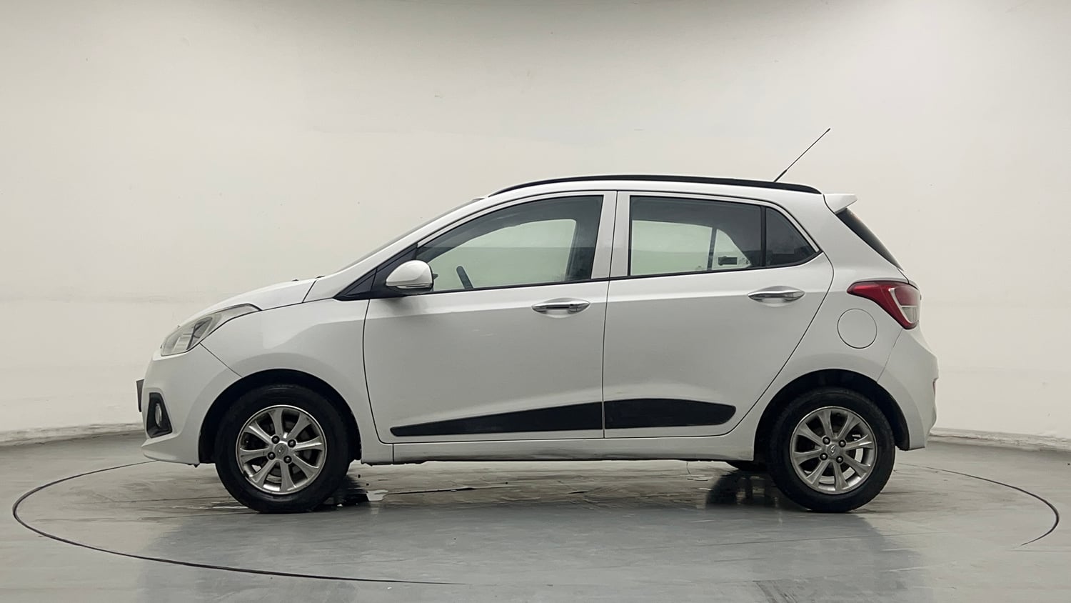 Used 2016 Hyundai Grand i10 Asta 1.2 Kappa VTVT Petrol Manual exterior LEFT SIDE VIEW