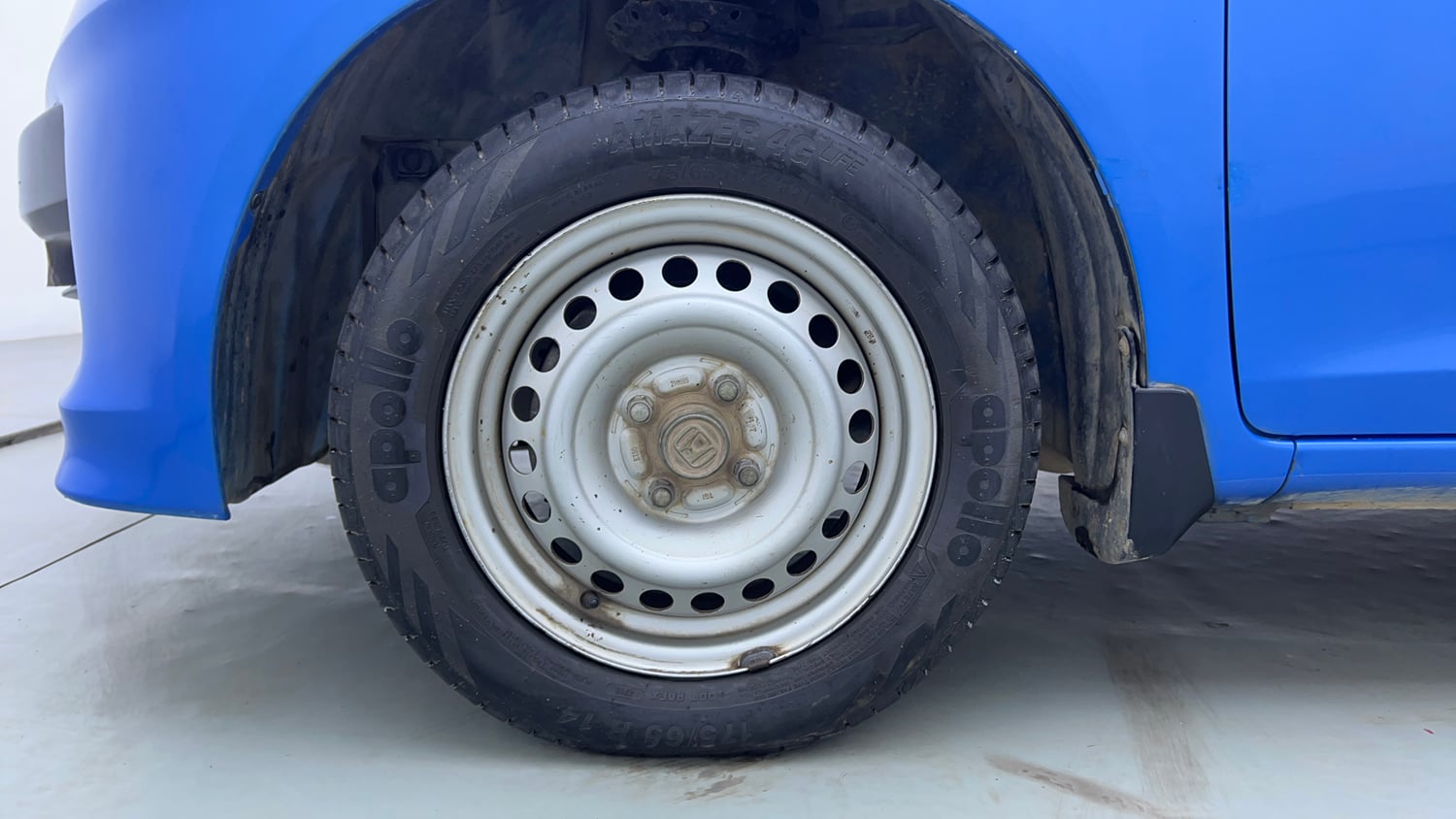 Used 2014 Honda Brio EX MT Petrol Manual tyres LEFT FRONT TYRE RIM VIEW
