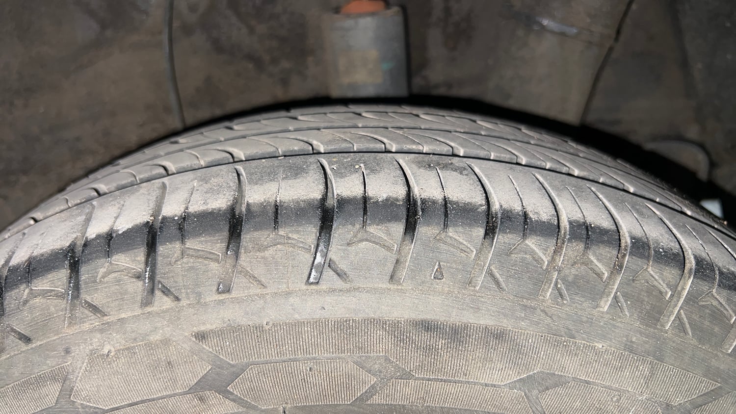 Used 2014 Hyundai Grand i10 Asta 1.2 Kappa VTVT (O) Petrol Manual tyres LEFT REAR TYRE TREAD VIEW