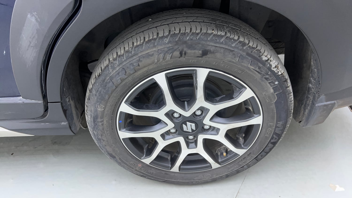Used 2023 Maruti Suzuki XL6 Alpha AT Petrol Petrol Automatic tyres LEFT REAR TYRE RIM VIEW