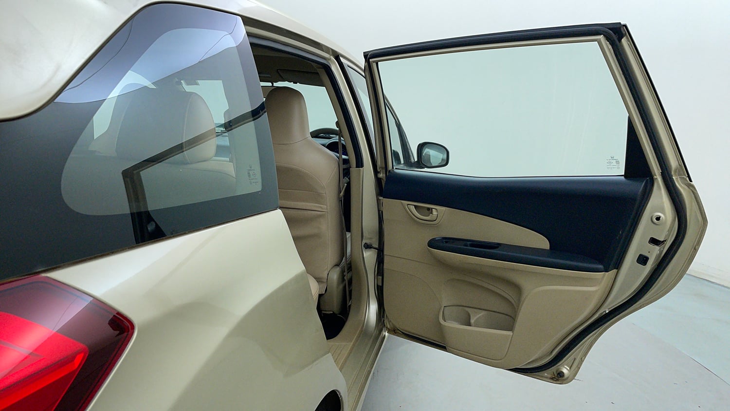 Used 2014 Honda Mobilio V Petrol Petrol Manual interior RIGHT REAR DOOR OPEN VIEW