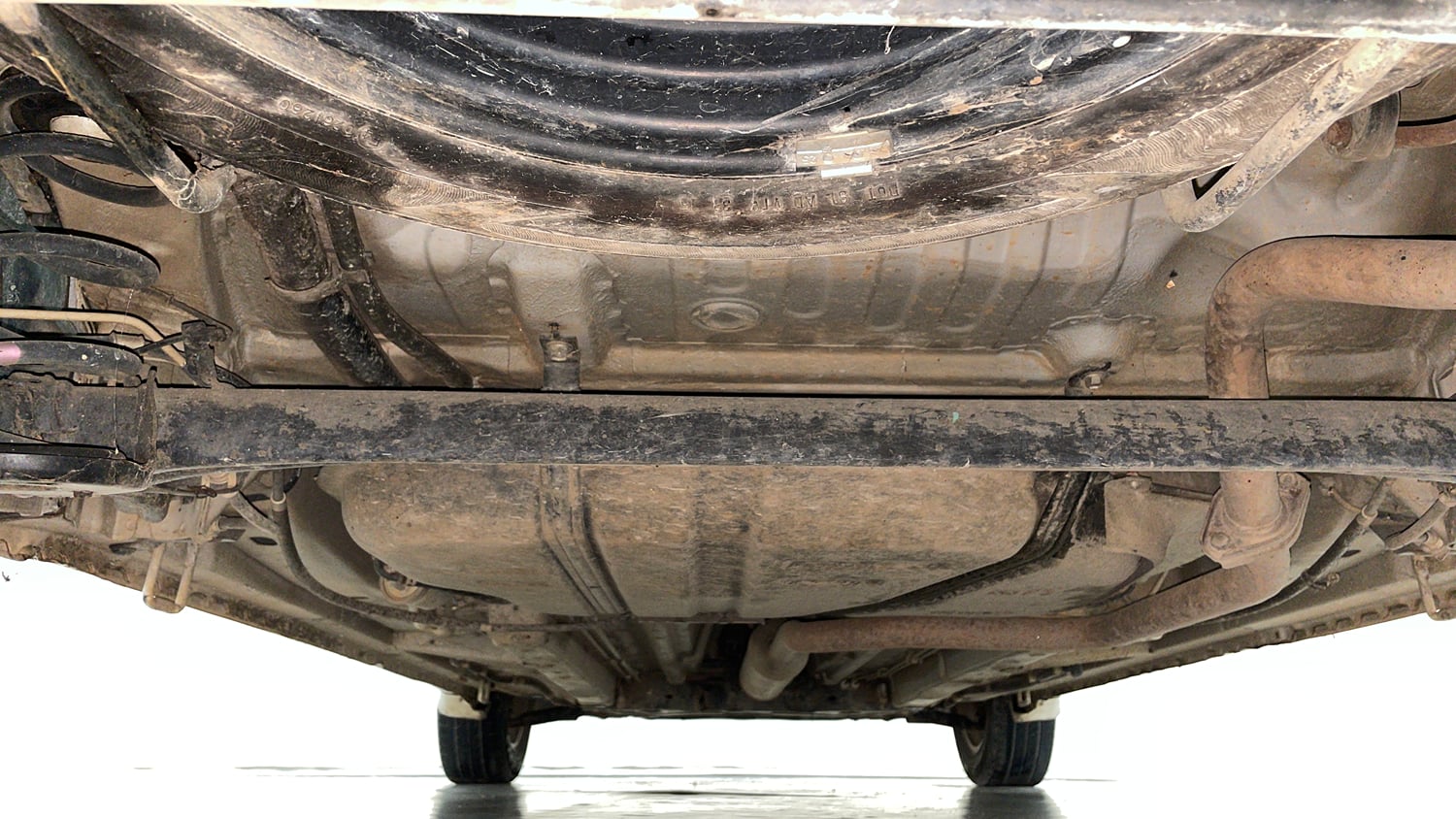Used 2016 Maruti Suzuki Ertiga ZXI+ Petrol Manual extra REAR UNDERBODY VIEW (TAKEN FROM REAR)