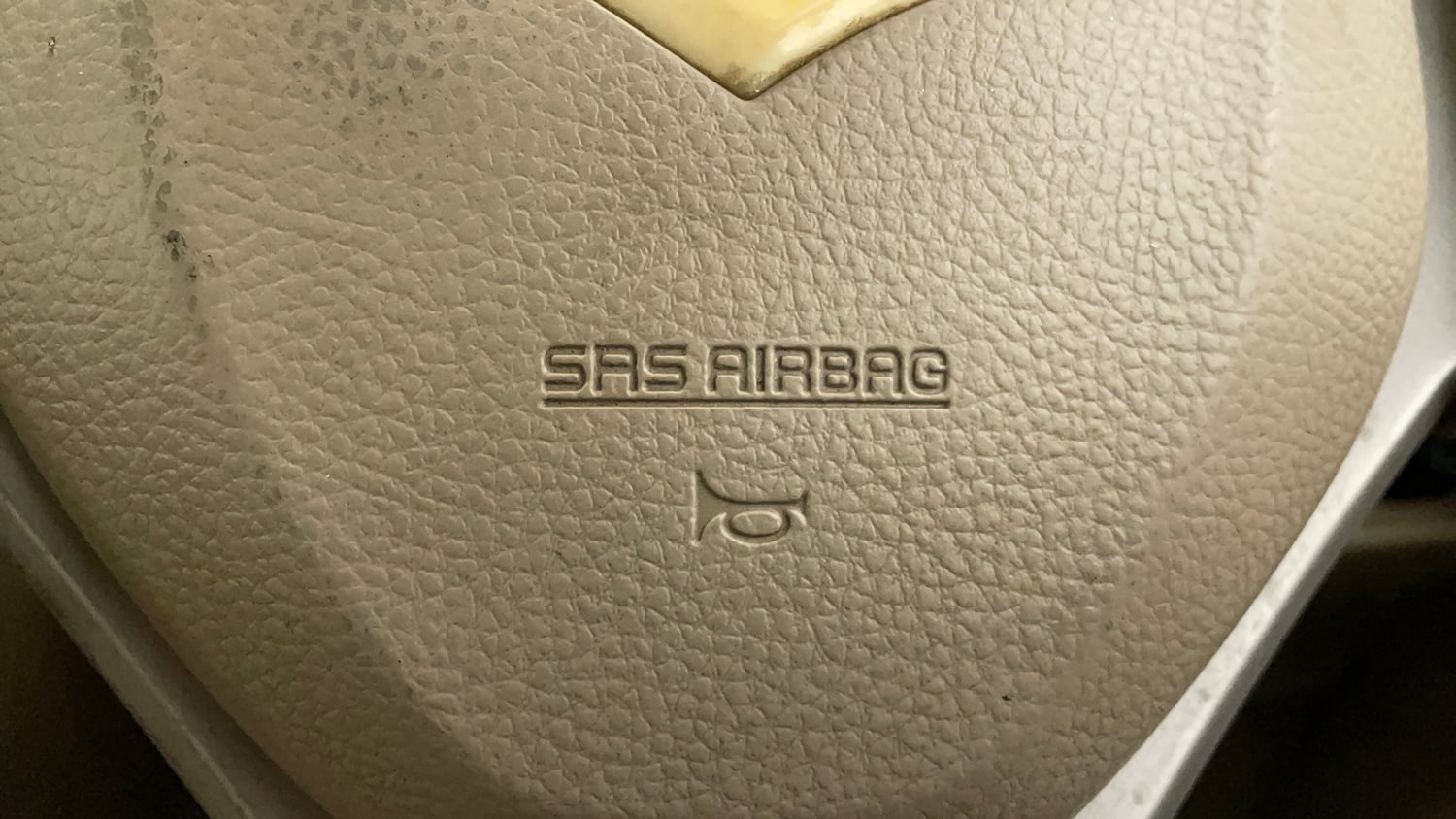 Used 2013 Maruti Suzuki Ertiga ZXi Petrol Manual top_features Airbags