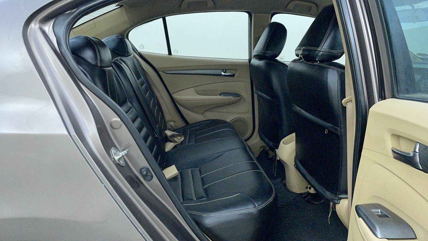 Used 2013 Honda City 1.5 V MT Petrol Manual interior RIGHT SIDE REAR DOOR CABIN VIEW