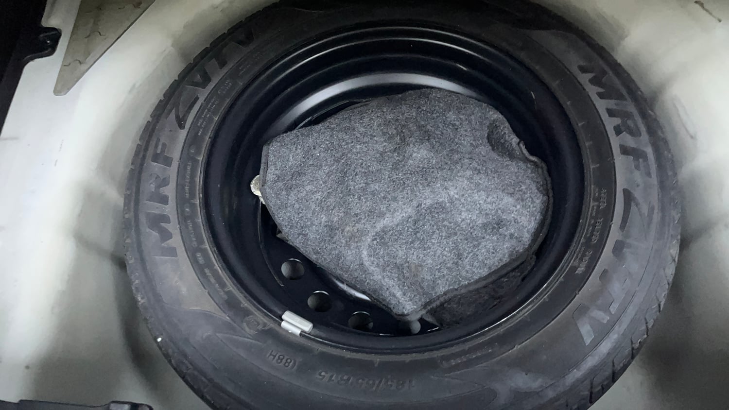 Used 2018 Hyundai Elite i20 Asta 1.2 AT Petrol Automatic tyres SPARE TYRE VIEW