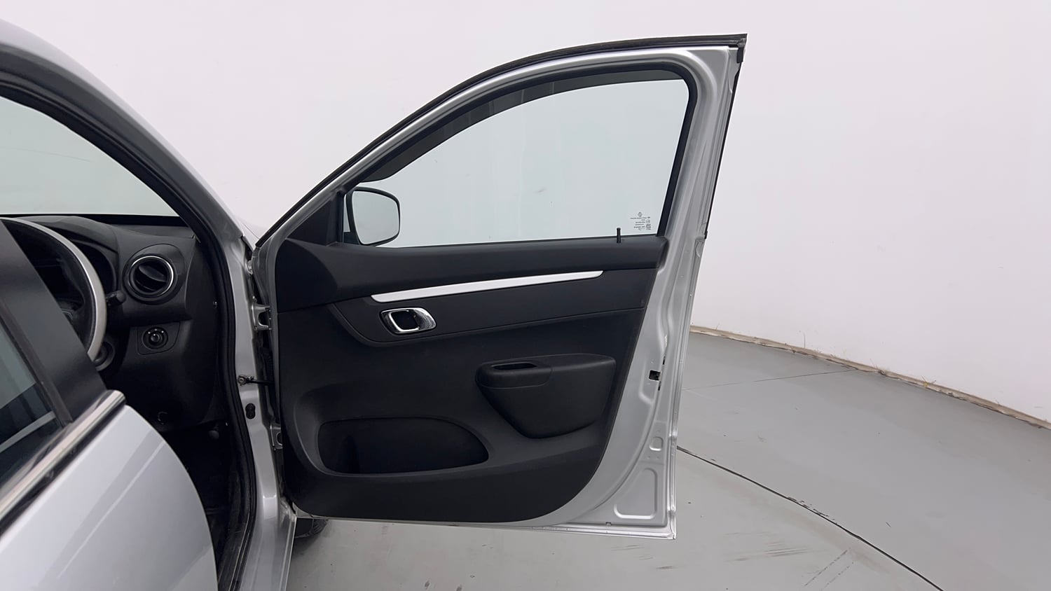 Used 2022 Renault Kwid CLIMBER 1.0 AMT (O) Petrol Automatic interior RIGHT FRONT DOOR OPEN VIEW
