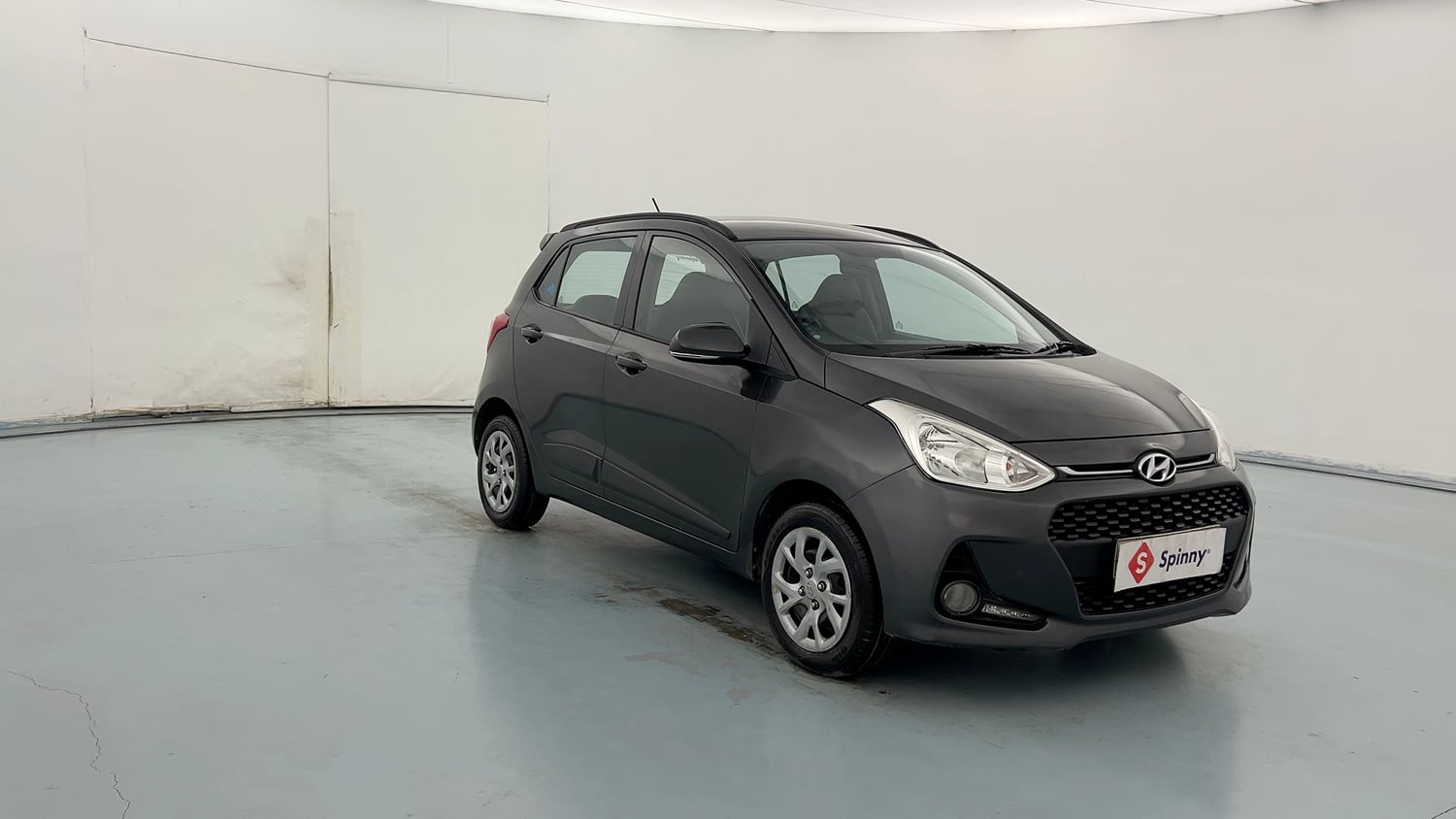 Used 2020 Hyundai Grand i10 Sportz 1.2 Kappa VTVT Petrol Manual exterior RIGHT FRONT CORNER VIEW