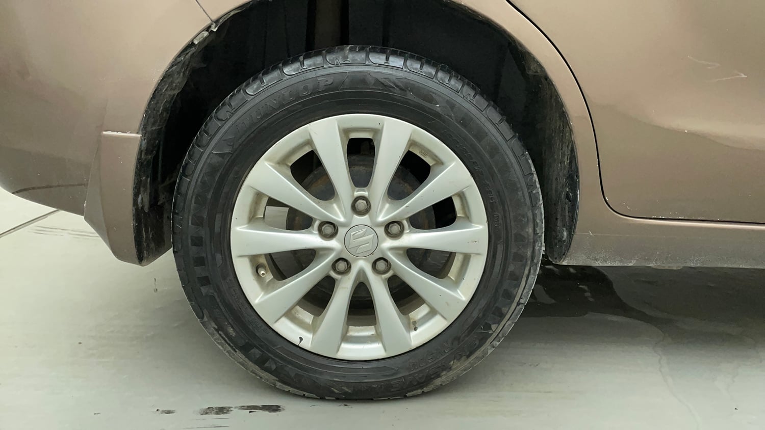 Used 2013 Maruti Suzuki Ertiga ZXi Petrol Manual tyres RIGHT REAR TYRE RIM VIEW