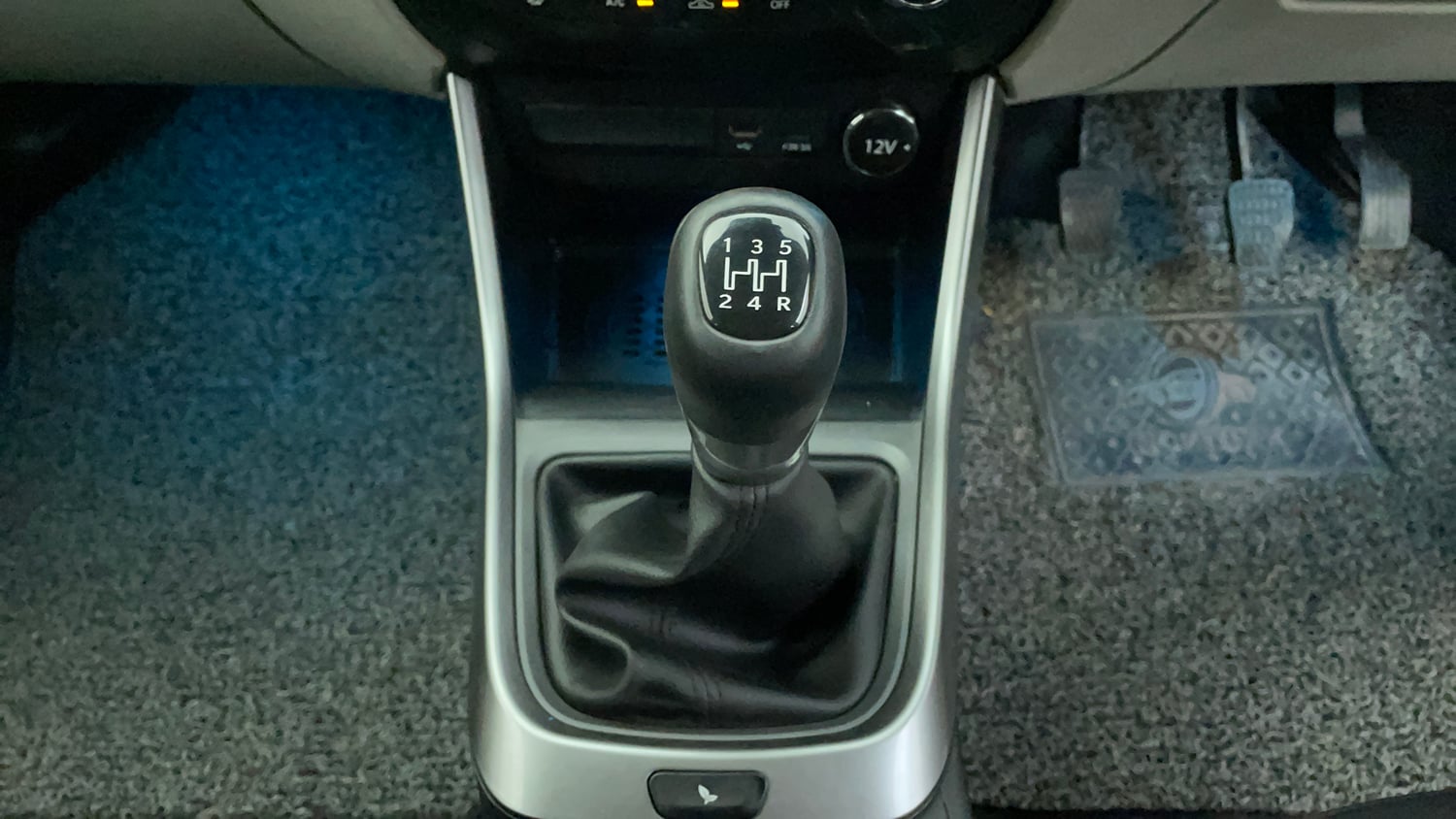 Used 2023 Tata Altroz XZ Plus (S) Petrol Manual interior GEAR  KNOB VIEW