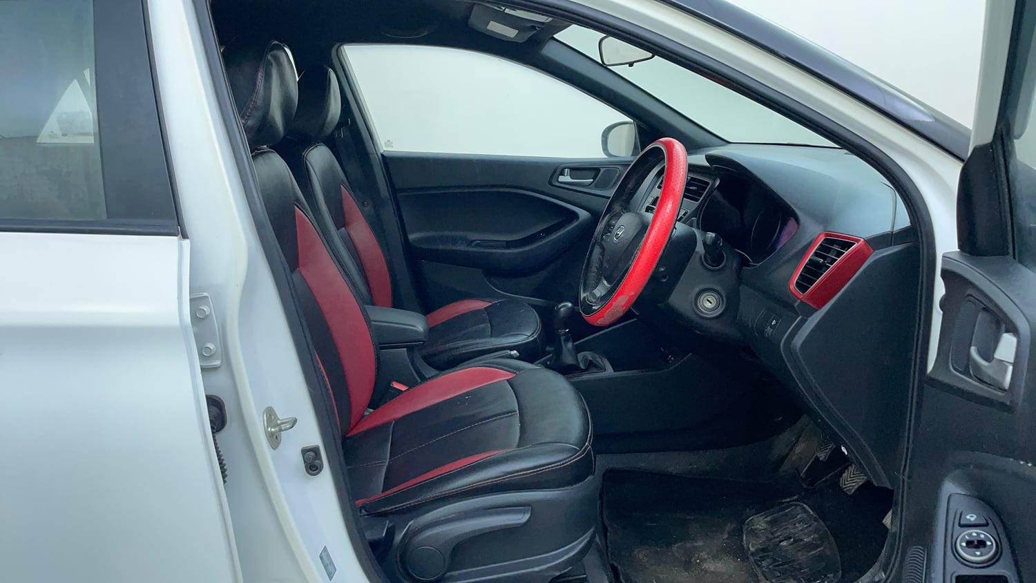 Used 2019 Hyundai Elite i20 Asta 1.2 Dual Tone Petrol Manual interior RIGHT SIDE FRONT DOOR CABIN VIEW