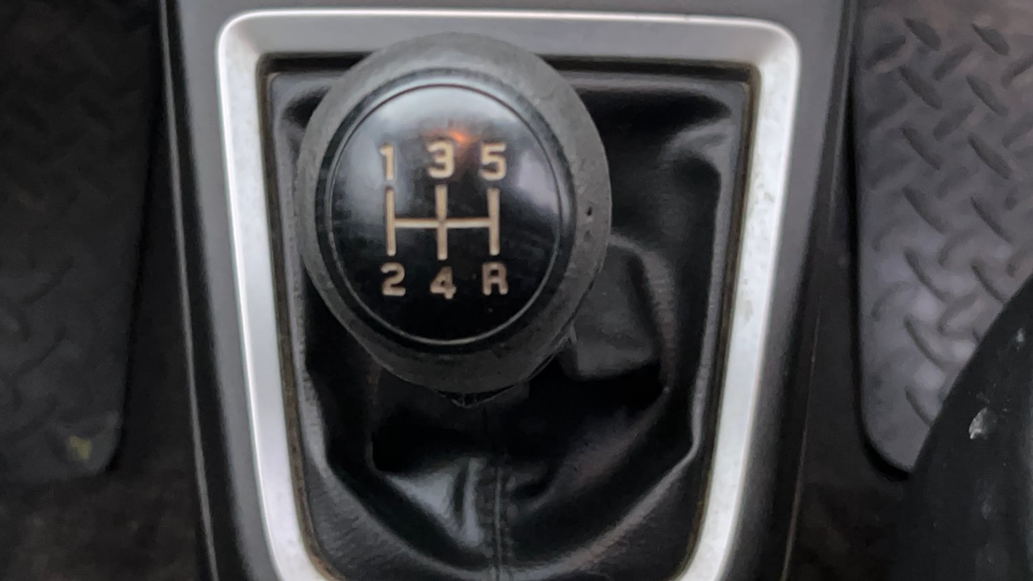 Used 2018 Maruti Suzuki Swift VXi Petrol Manual interior GEAR  KNOB VIEW