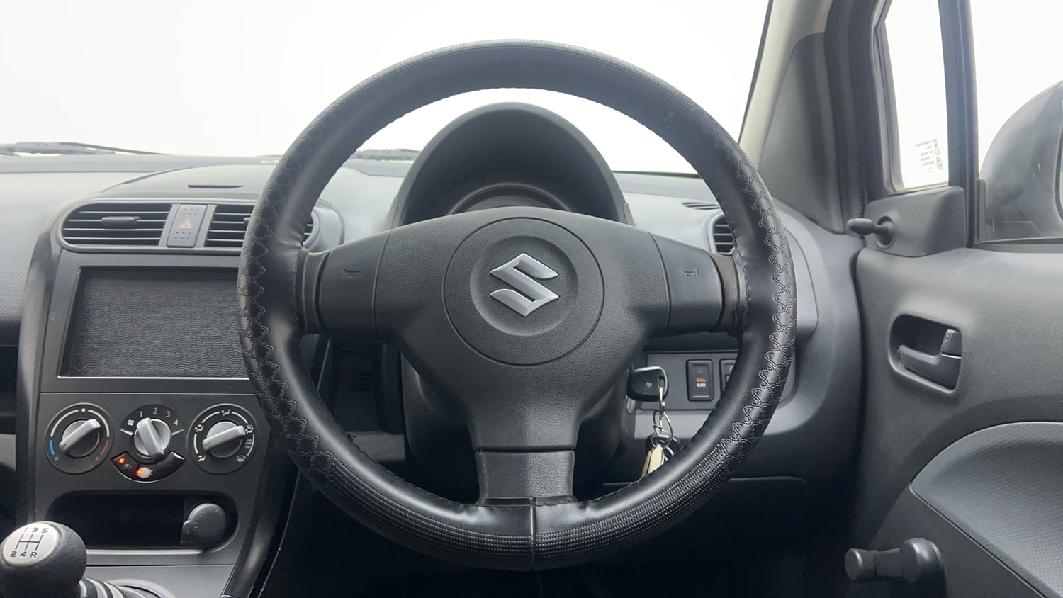 Used 2013 Maruti Suzuki Ritz Lxi BS-IV Petrol Manual interior STEERING VIEW
