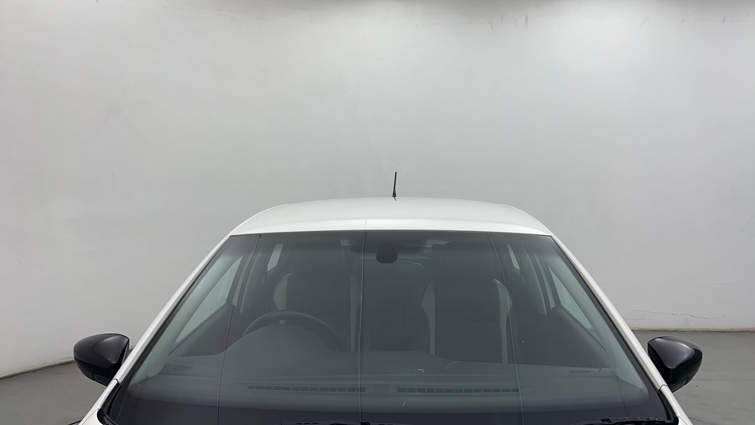 Used 2018 Volkswagen Polo Highline Plus 1.5 (D) 16 Alloy Diesel Manual exterior FRONT WINDSHIELD VIEW