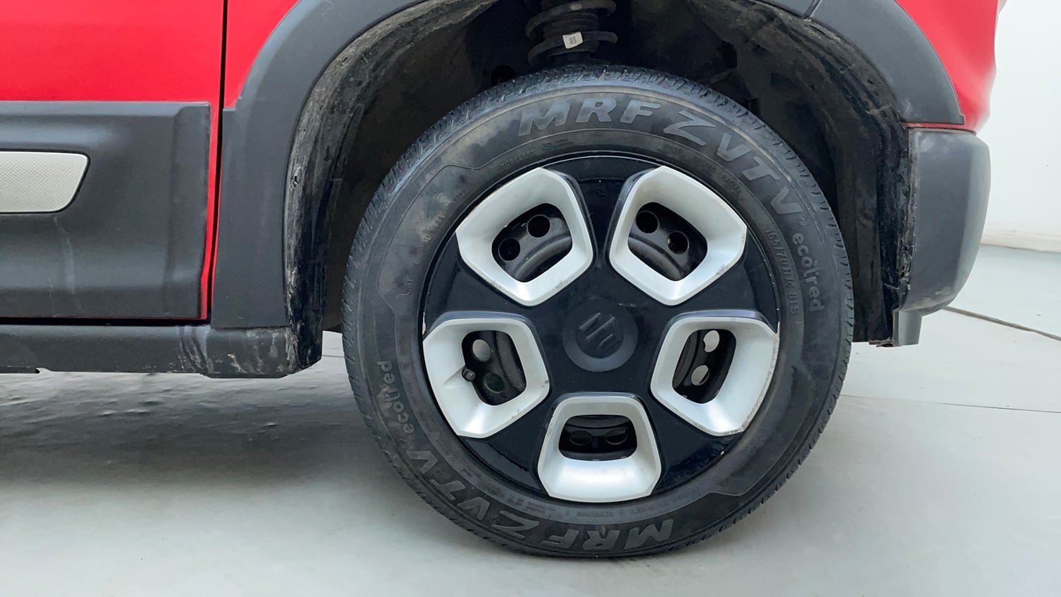 Used 2023 Maruti Suzuki S-Presso Vxi Plus Petrol Manual tyres RIGHT FRONT TYRE RIM VIEW