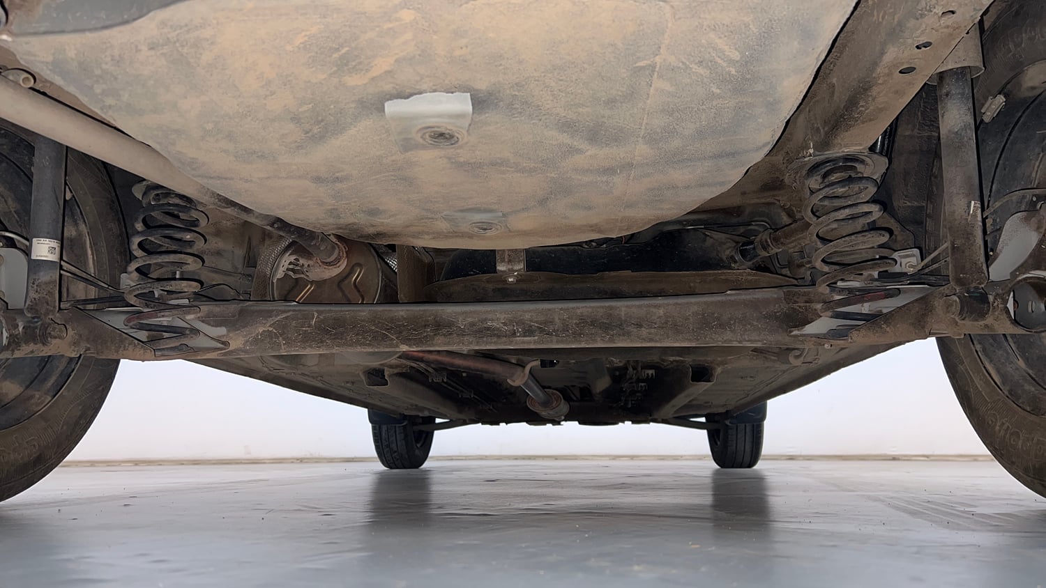 Used 2022 Renault Kwid CLIMBER 1.0 AMT (O) Petrol Automatic extra REAR UNDERBODY VIEW (TAKEN FROM REAR)