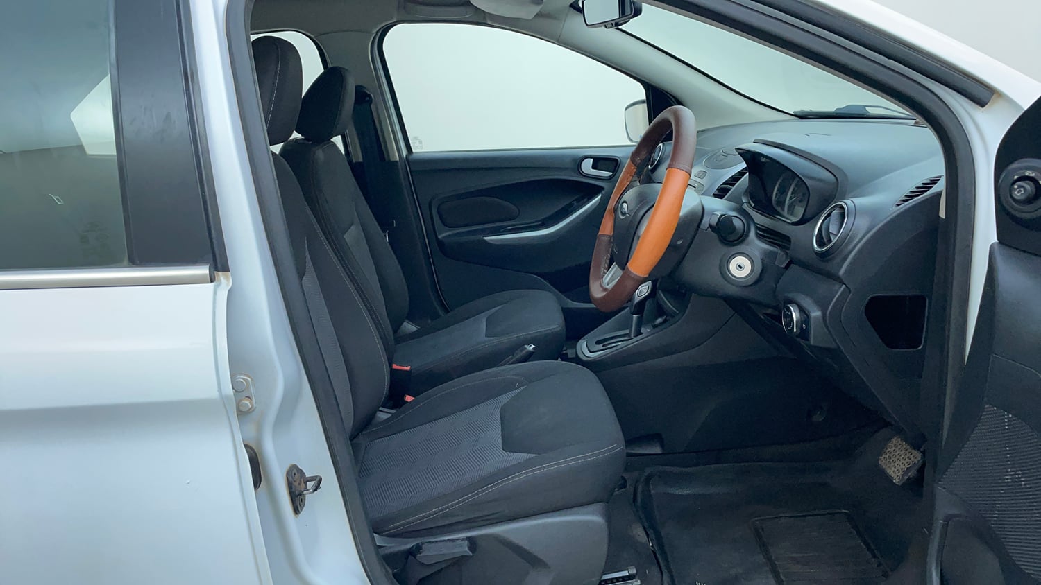 Used 2017 Ford Figo Titanium 1.5 Ti-VCT AT Petrol Automatic interior RIGHT SIDE FRONT DOOR CABIN VIEW