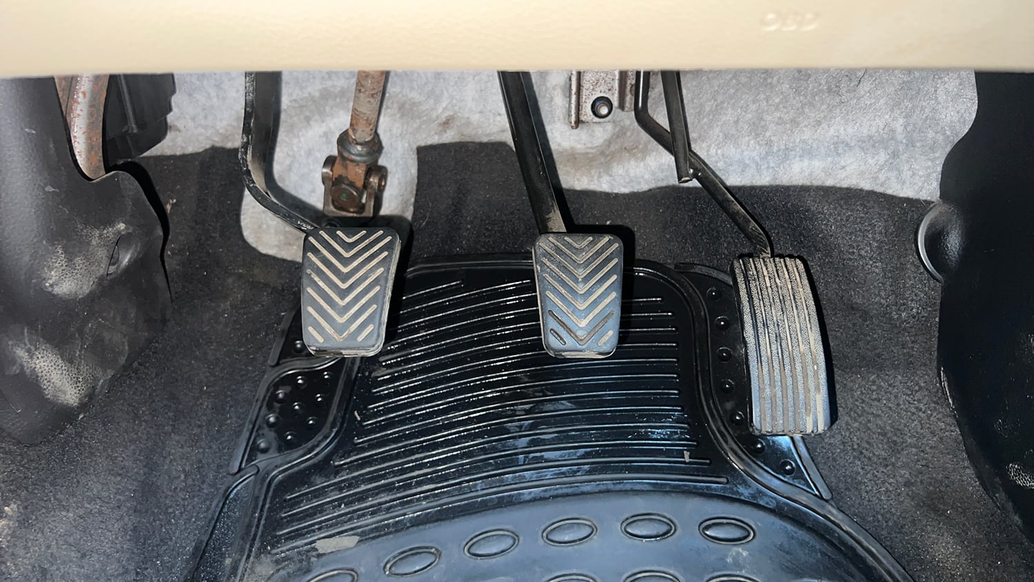 Used 2018 Hyundai Eon Era + Petrol Manual interior PEDALS VIEW