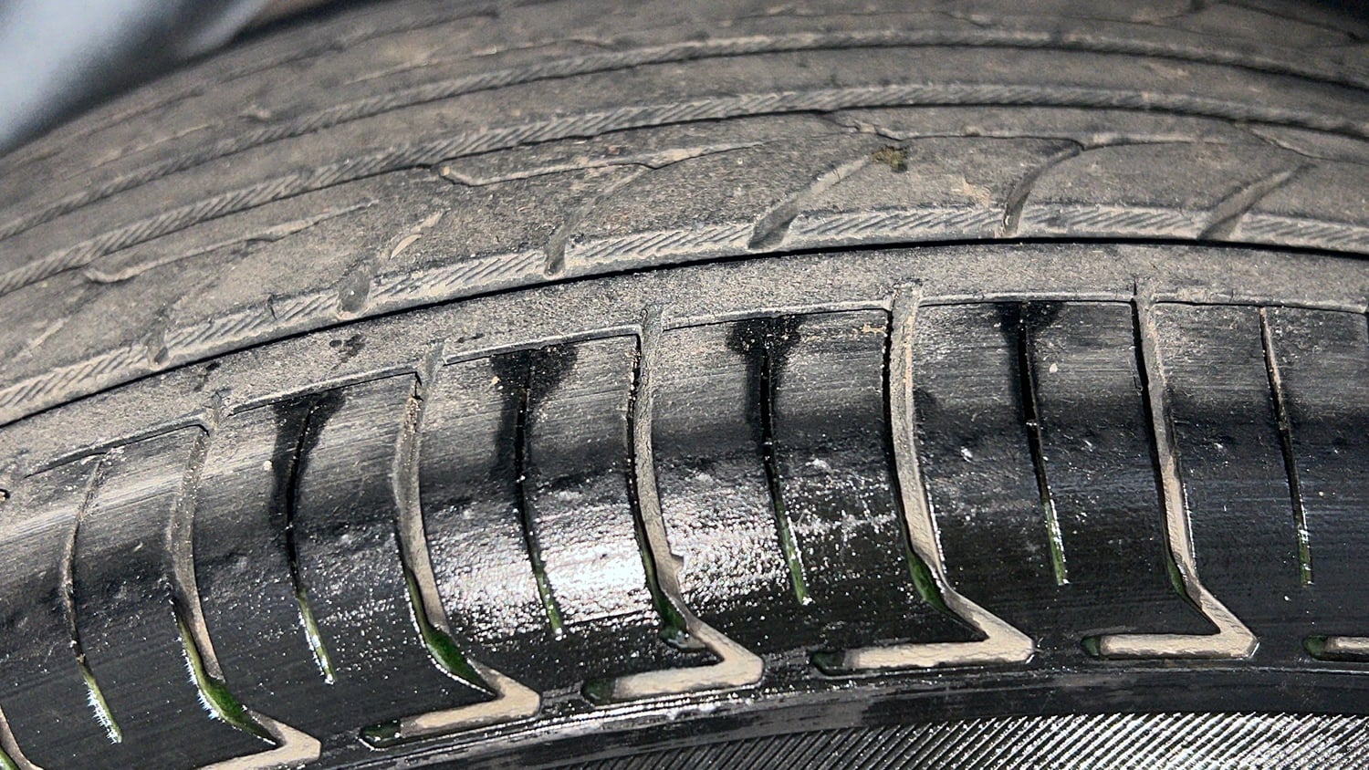 Used 2013 Honda Amaze 1.2 EX i-VTEC Petrol Manual tyres LEFT REAR TYRE TREAD VIEW