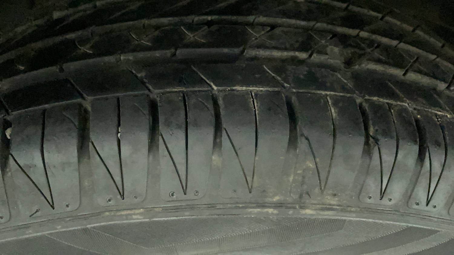 Used 2017 Tata Nexon XZ Plus Diesel Diesel Manual tyres LEFT FRONT TYRE TREAD VIEW