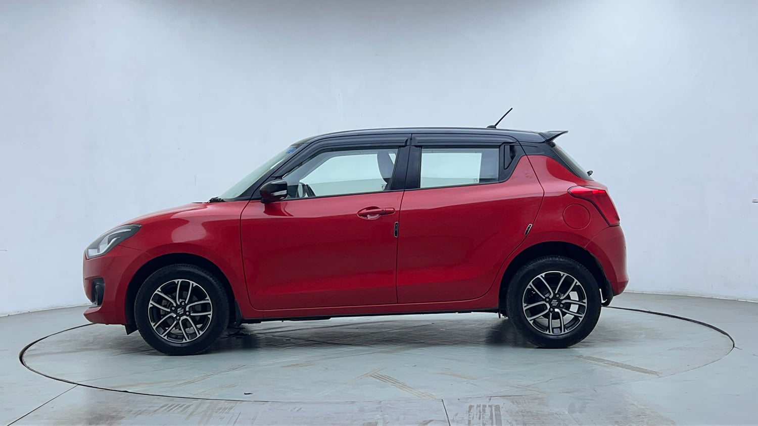 Used 2023 Maruti Suzuki Swift ZXi Plus AMT Dual Tone Petrol Automatic exterior LEFT SIDE VIEW