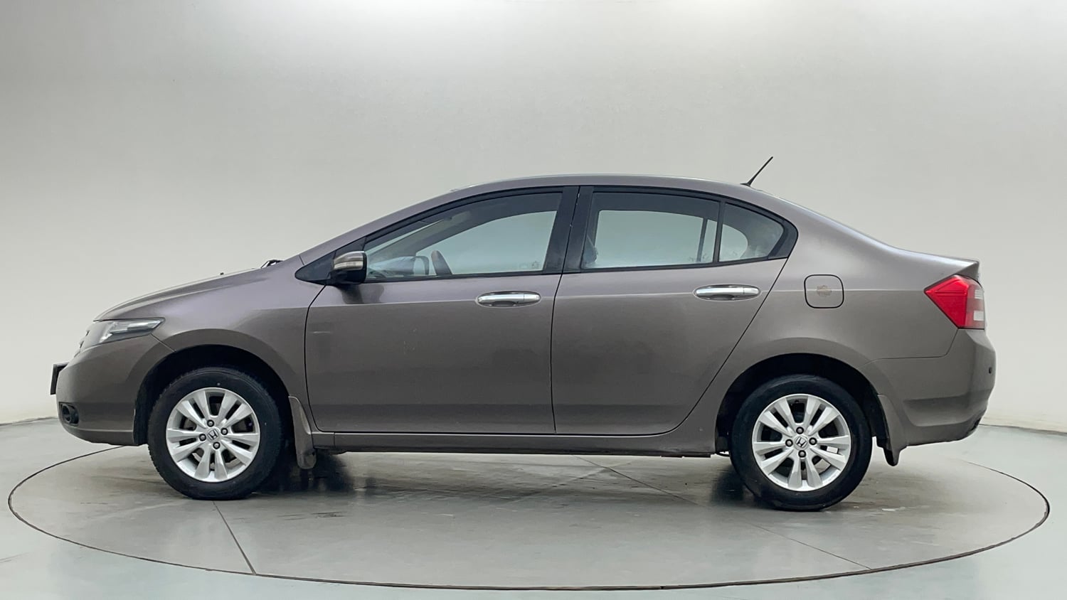 Used 2013 Honda City 1.5 V MT Petrol Manual exterior LEFT SIDE VIEW