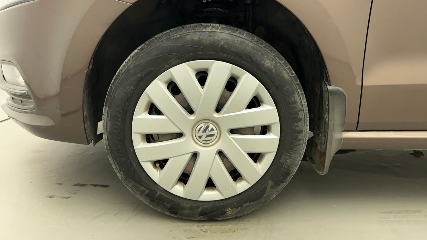 Used 2016 Volkswagen Polo Comfortline 1.2L (P) Petrol Manual tyres LEFT FRONT TYRE RIM VIEW