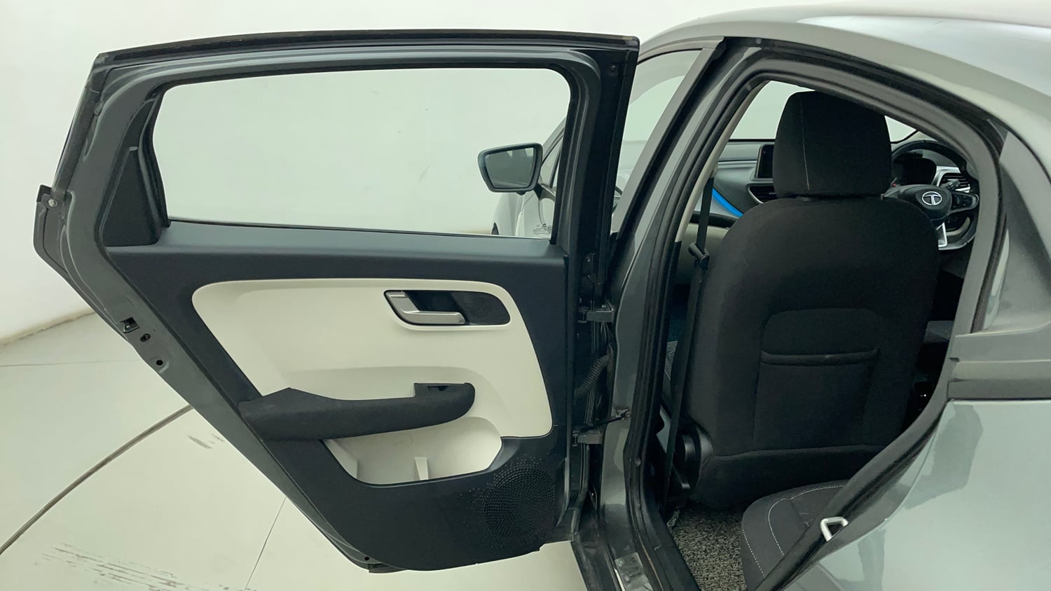 Used 2023 Tata Altroz XZ Plus (S) Petrol Manual interior LEFT REAR DOOR OPEN VIEW