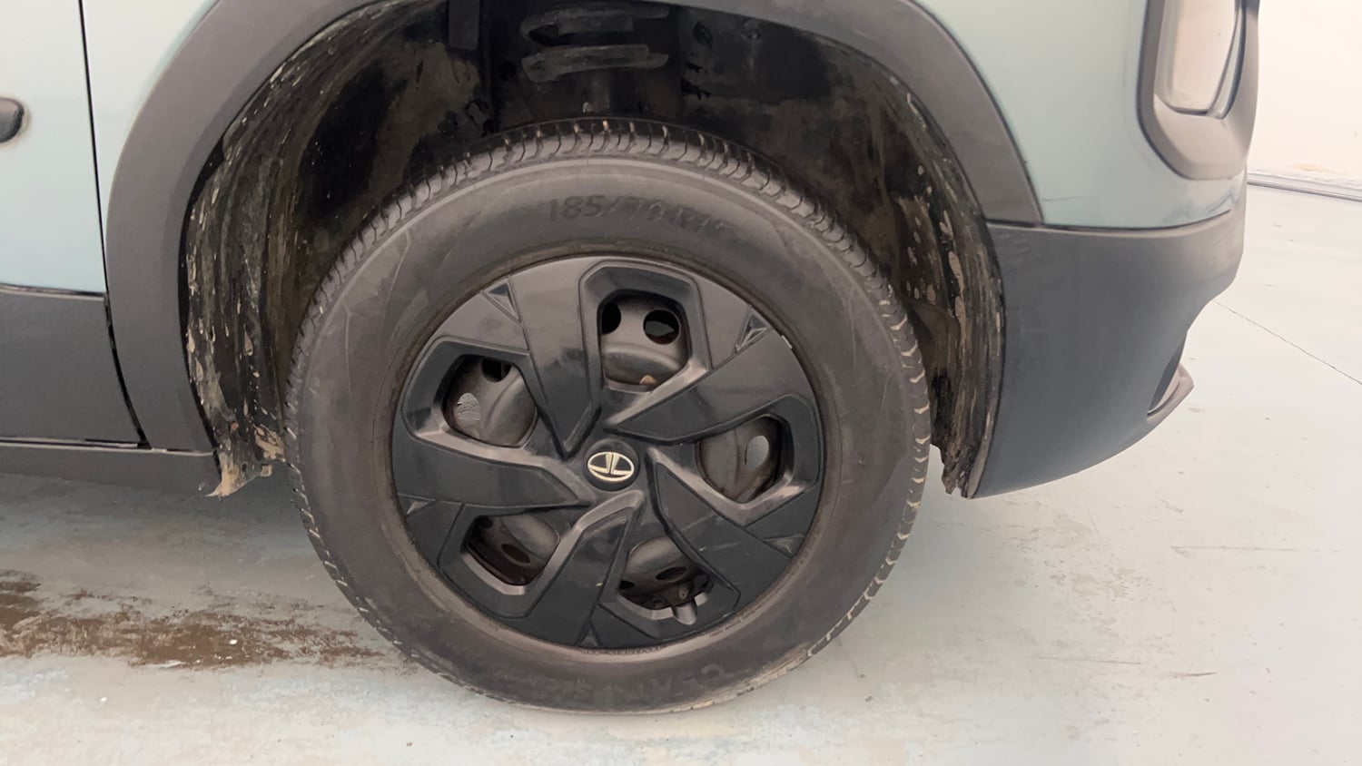 Used 2022 Tata Punch Adventure MT Petrol Manual tyres RIGHT FRONT TYRE RIM VIEW