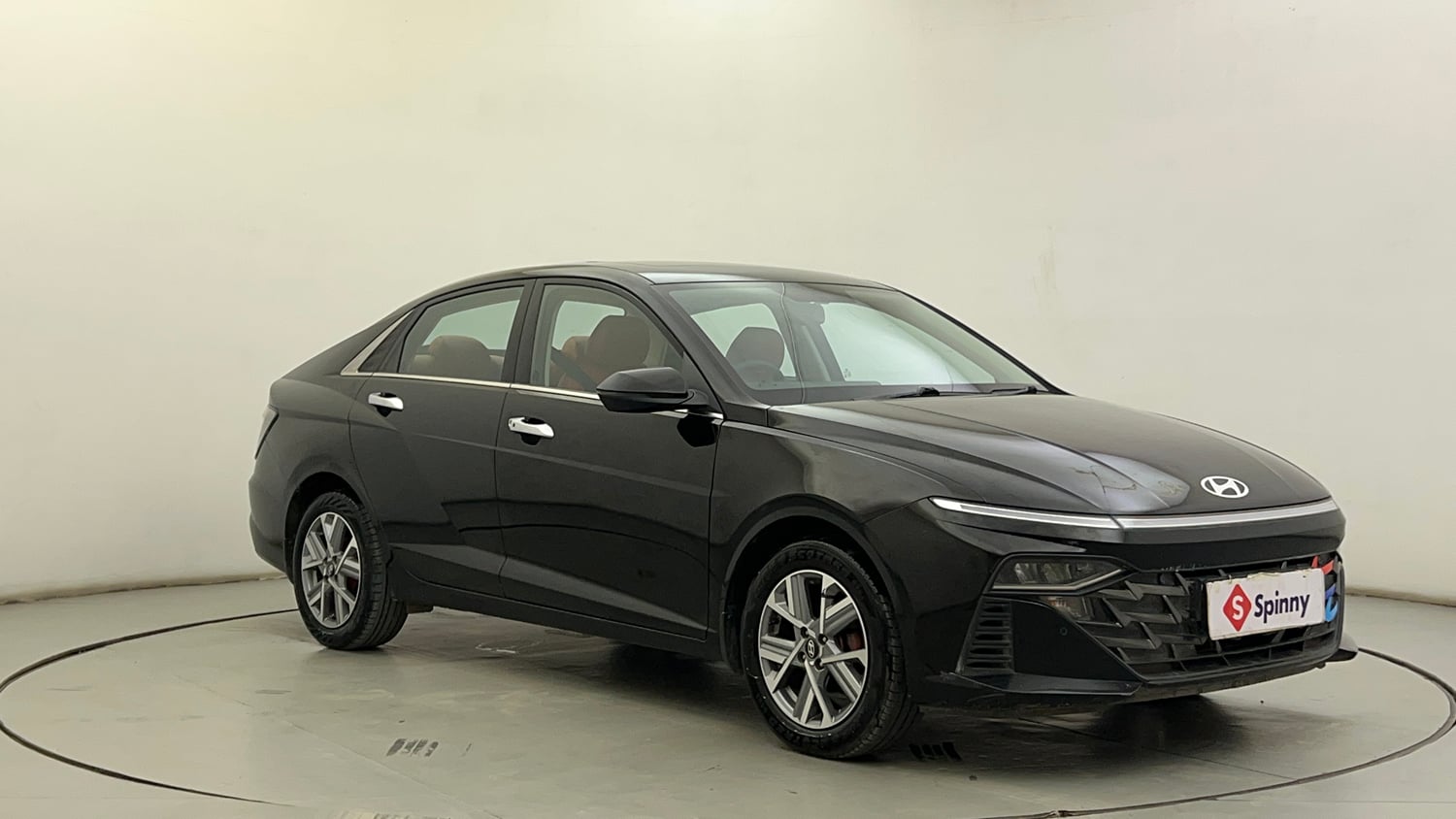 Used 2024 Hyundai Verna SX 1.5 Petrol MT Petrol Manual exterior RIGHT FRONT CORNER VIEW