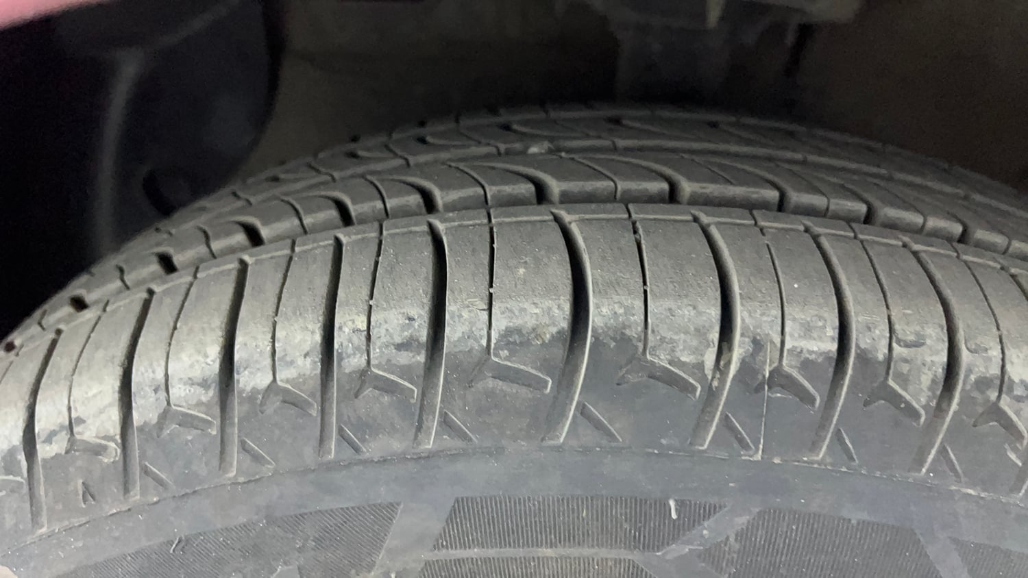 Used 2014 Hyundai Grand i10 Asta 1.2 Kappa VTVT Petrol Manual tyres LEFT FRONT TYRE TREAD VIEW