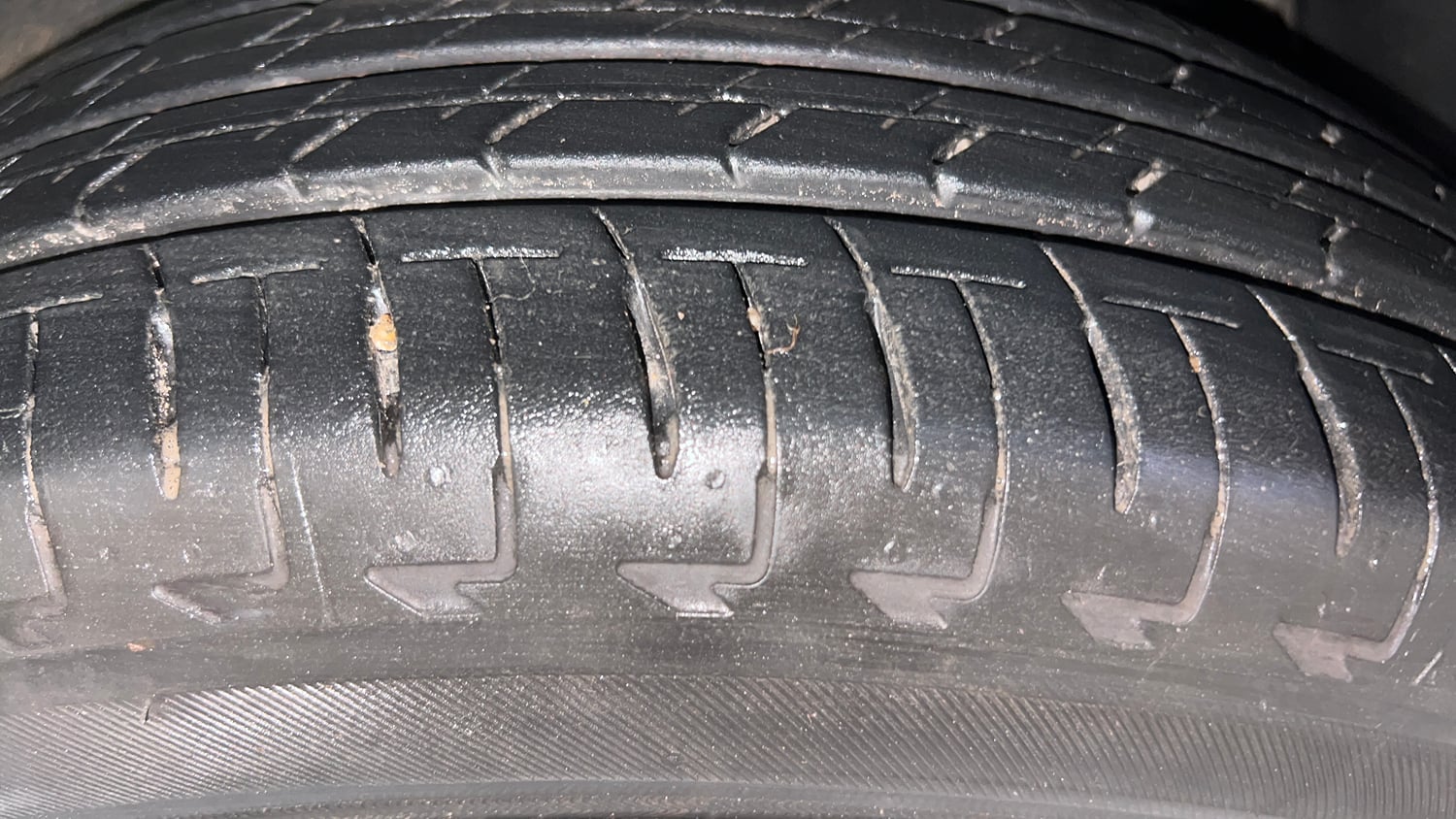 Used 2023 Maruti Suzuki Ignis Zeta 1.2 AMT Petrol Automatic tyres LEFT REAR TYRE TREAD VIEW