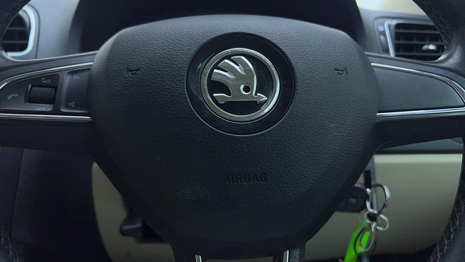 Used 2021 Skoda Rapid Style AT Petrol Automatic top_features Airbags